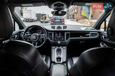 Внедорожник / Кроссовер Porsche Macan 2018 в 