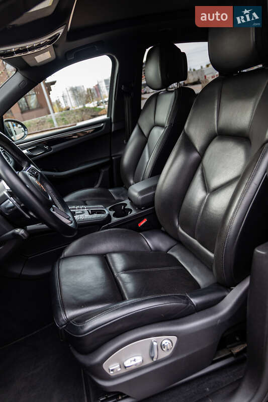 Внедорожник / Кроссовер Porsche Macan 2018 в Киеве фото 60 Внедорожник / Кроссовер Porsche Macan 2018 в Киеве