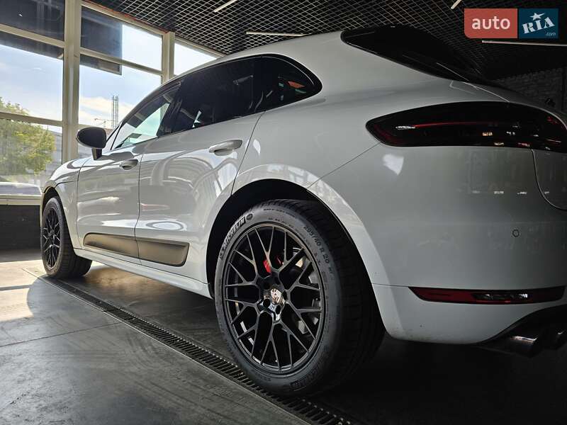 Внедорожник / Кроссовер Porsche Macan 2016 в Киеве фото 5 Внедорожник / Кроссовер Porsche Macan 2016 в Киеве