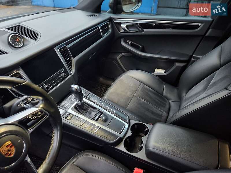 Внедорожник / Кроссовер Porsche Macan 2018 в Киеве