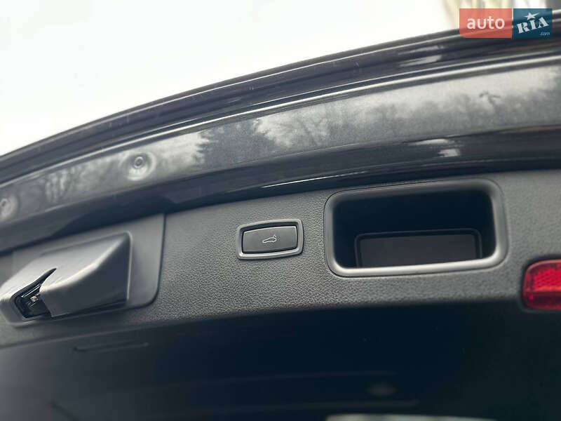 Позашляховик / Кросовер Porsche Macan 2021 в Львові