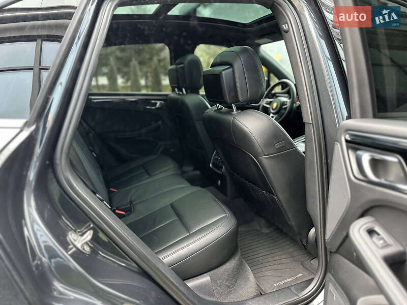 Позашляховик / Кросовер Porsche Macan 2021 в Львові