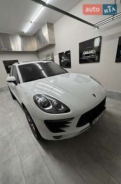 Внедорожник / Кроссовер Porsche Macan 2016 в 