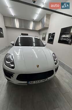 Внедорожник / Кроссовер Porsche Macan 2016 в 