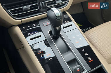 Внедорожник / Кроссовер Porsche Macan 2023 в 
