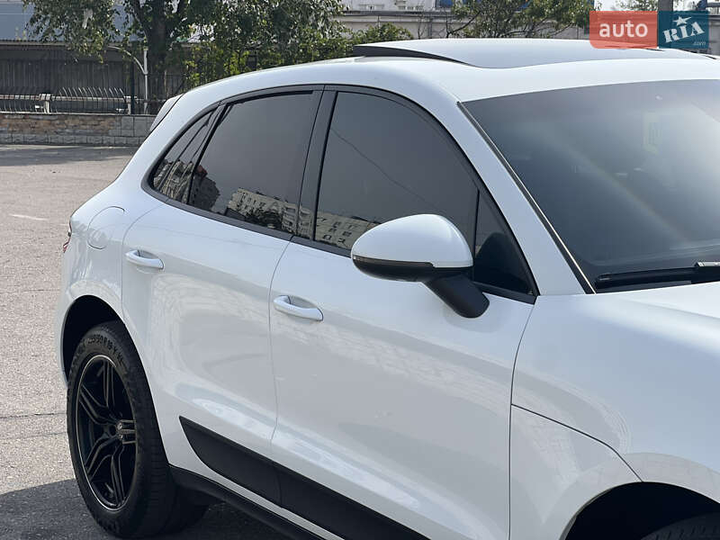 Внедорожник / Кроссовер Porsche Macan 2015 в Запорожье