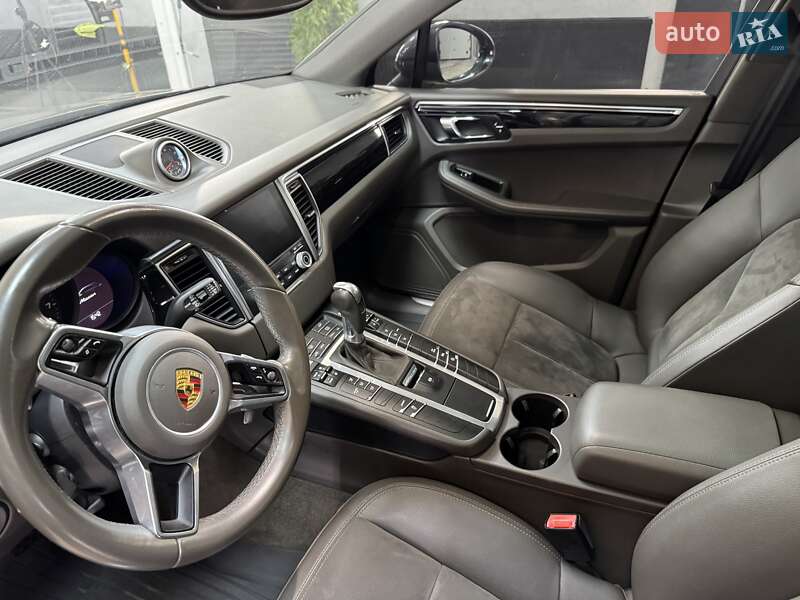 Внедорожник / Кроссовер Porsche Macan 2016 в Киеве