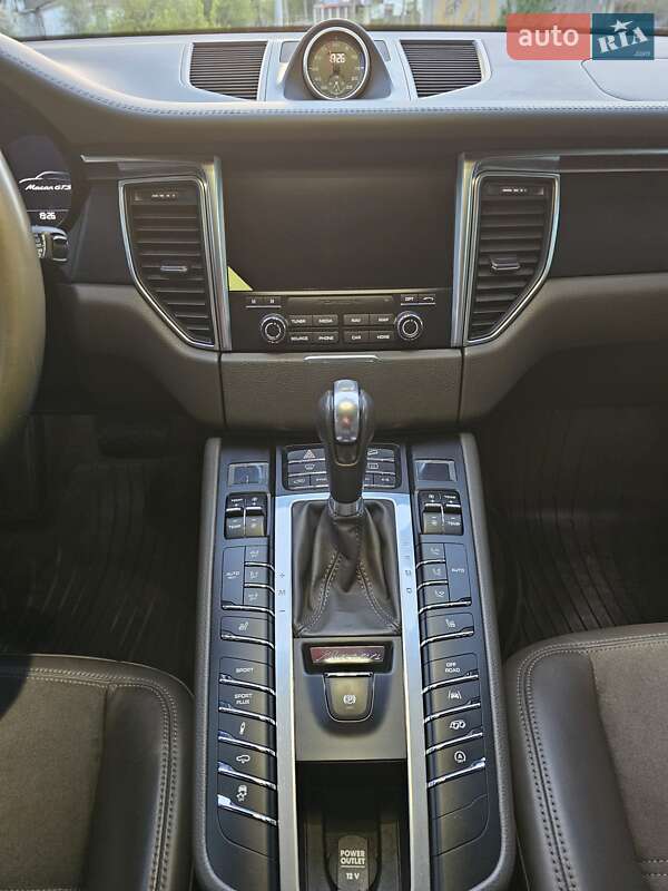 Внедорожник / Кроссовер Porsche Macan 2016 в Днепре