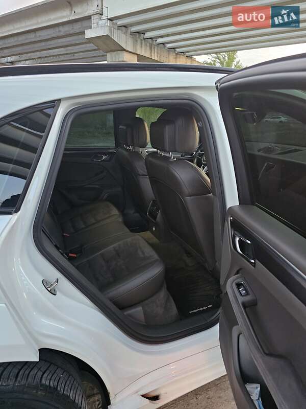 Внедорожник / Кроссовер Porsche Macan 2016 в Днепре