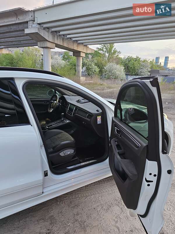 Внедорожник / Кроссовер Porsche Macan 2016 в Днепре