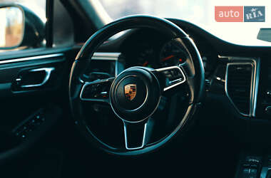 Внедорожник / Кроссовер Porsche Macan 2016 в 