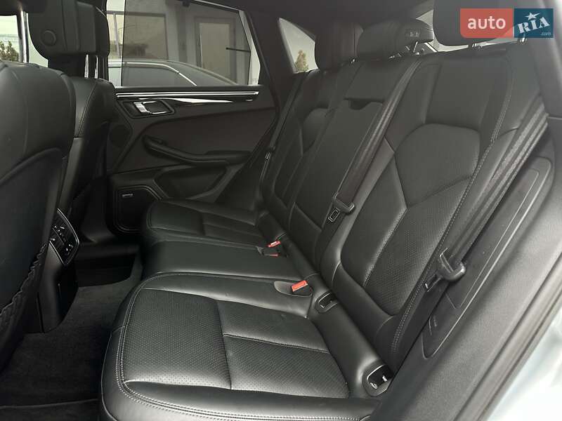 Позашляховик / Кросовер Porsche Macan 2017 в Мукачевому