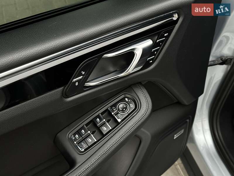 Позашляховик / Кросовер Porsche Macan 2017 в Мукачевому