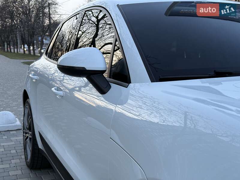 Внедорожник / Кроссовер Porsche Macan 2017 в Одессе