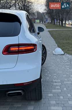 Внедорожник / Кроссовер Porsche Macan 2017 в 