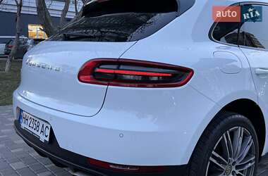 Внедорожник / Кроссовер Porsche Macan 2017 в 