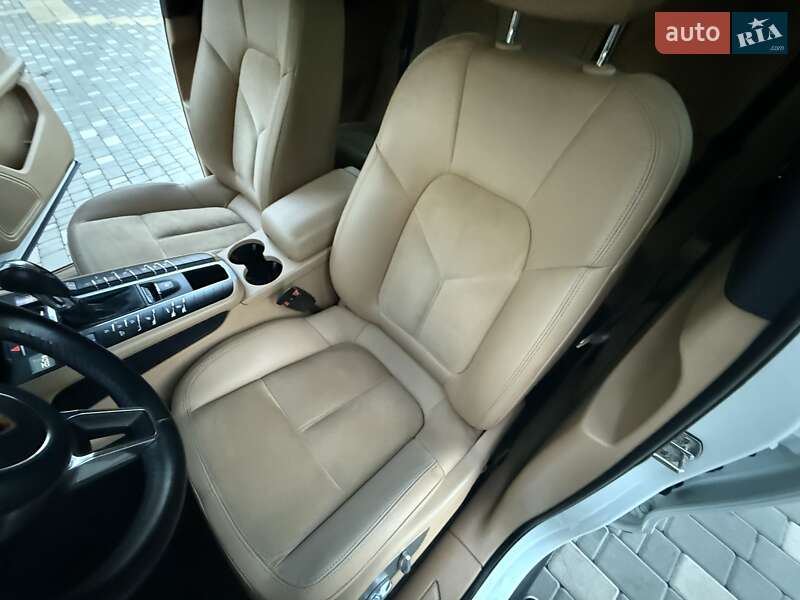 Внедорожник / Кроссовер Porsche Macan 2017 в Одессе