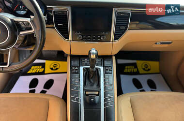 Внедорожник / Кроссовер Porsche Macan 2018 в 
