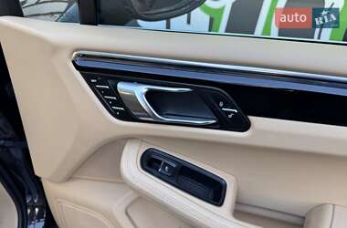 Внедорожник / Кроссовер Porsche Macan 2014 в 