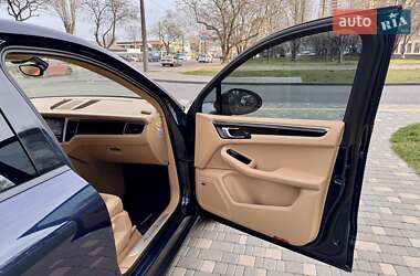 Внедорожник / Кроссовер Porsche Macan 2014 в 
