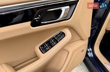 Внедорожник / Кроссовер Porsche Macan 2014 в 