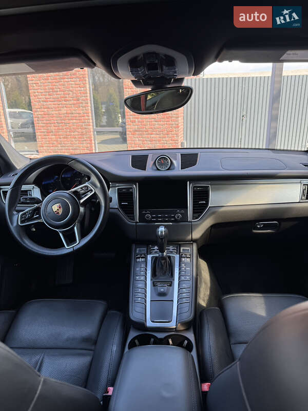Внедорожник / Кроссовер Porsche Macan 2016 в Хмельницком