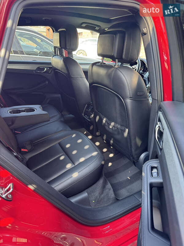 Внедорожник / Кроссовер Porsche Macan 2016 в Хмельницком