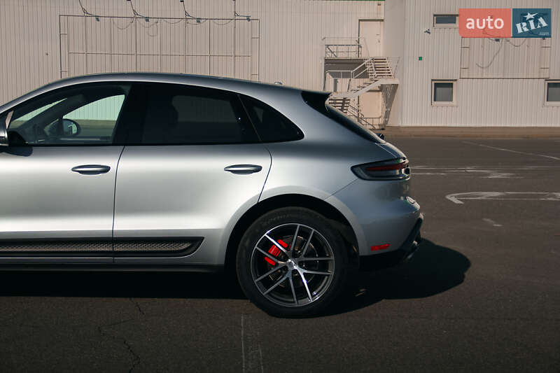 Позашляховик / Кросовер Porsche Macan 2024 в Києві