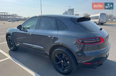 Внедорожник / Кроссовер Porsche Macan 2018 в 