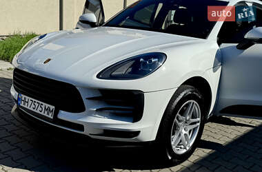 Внедорожник / Кроссовер Porsche Macan 2021 в 