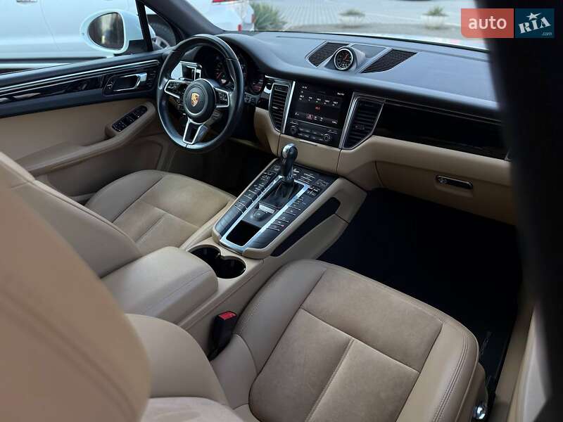 Внедорожник / Кроссовер Porsche Macan 2017 в Черновцах
