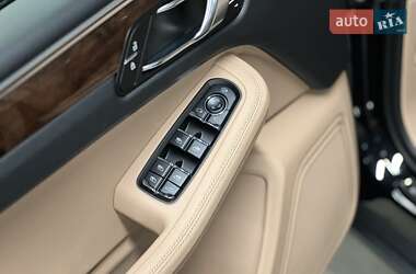 Внедорожник / Кроссовер Porsche Macan 2023 в 