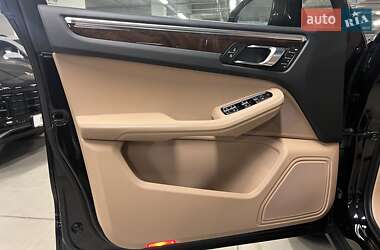 Внедорожник / Кроссовер Porsche Macan 2023 в 