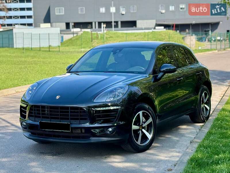 Позашляховик / Кросовер Porsche Macan 2018 в 