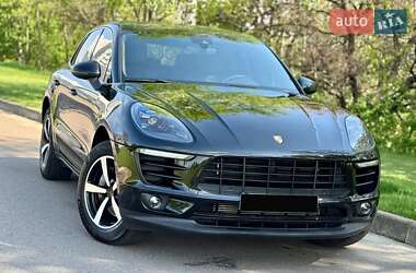 Позашляховик / Кросовер Porsche Macan 2018 в 