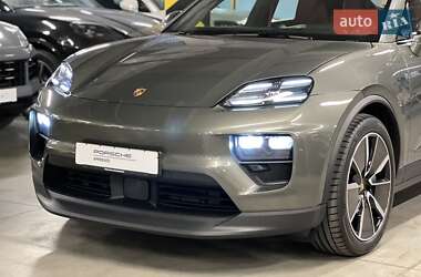 Внедорожник / Кроссовер Porsche Macan 2024 в 