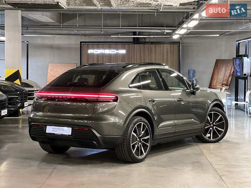 Позашляховик / Кросовер Porsche Macan 2024 в Києві