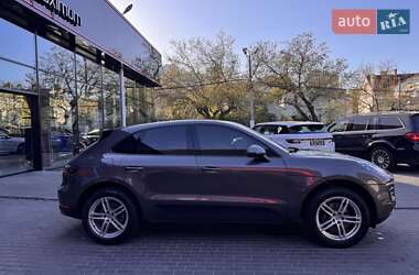 Внедорожник / Кроссовер Porsche Macan 2018 в 