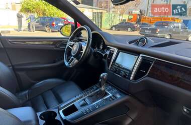 Внедорожник / Кроссовер Porsche Macan 2014 в 