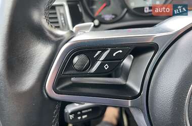 Внедорожник / Кроссовер Porsche Macan 2015 в 
