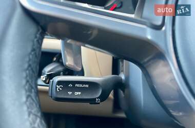 Внедорожник / Кроссовер Porsche Macan 2018 в 