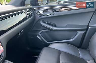 Внедорожник / Кроссовер Porsche Macan 2019 в 