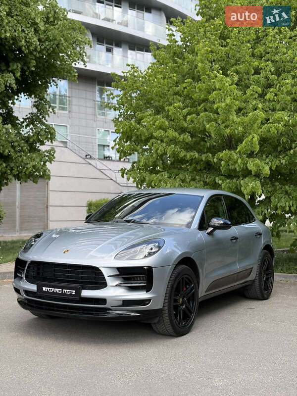 Позашляховик / Кросовер Porsche Macan 2019 в 