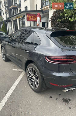 Внедорожник / Кроссовер Porsche Macan 2016 в 