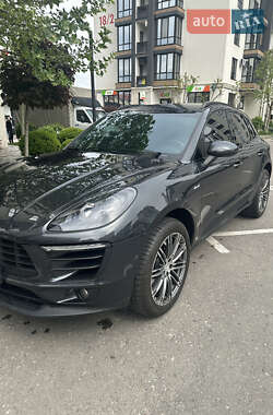 Внедорожник / Кроссовер Porsche Macan 2016 в 