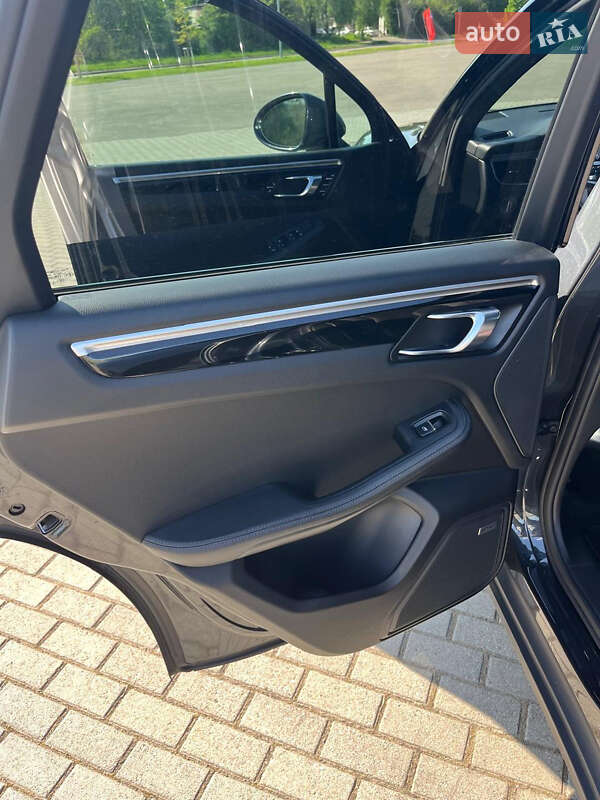 Внедорожник / Кроссовер Porsche Macan 2017 в Львове