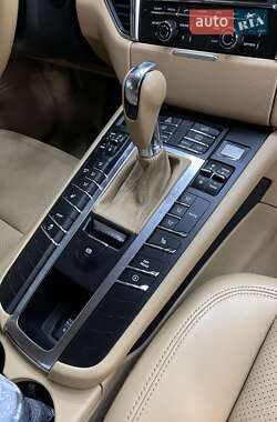 Внедорожник / Кроссовер Porsche Macan 2016 в 