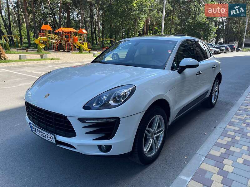 Позашляховик / Кросовер Porsche Macan 2016 в 