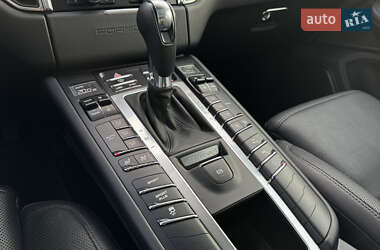 Внедорожник / Кроссовер Porsche Macan 2014 в 