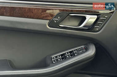 Внедорожник / Кроссовер Porsche Macan 2014 в 
